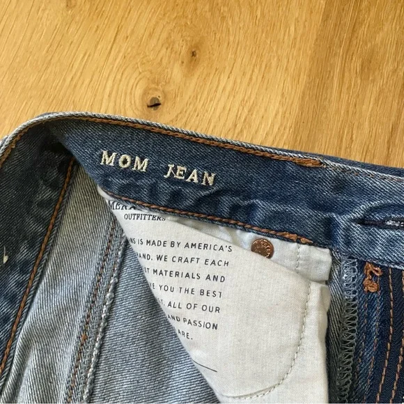 American Eagle Mom Jean - Picture 2 of 4